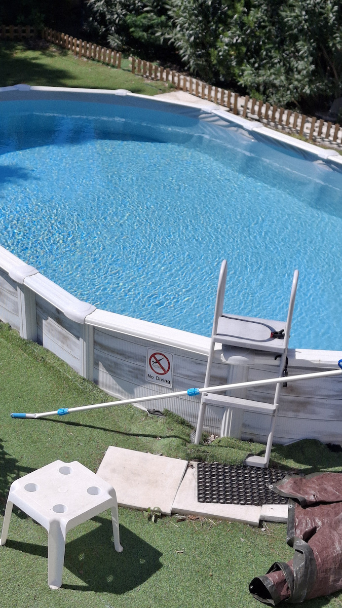 Aiper Scuba Se Wireless Robotic Pool Cleaner for Pools 80m² with 2L Filter