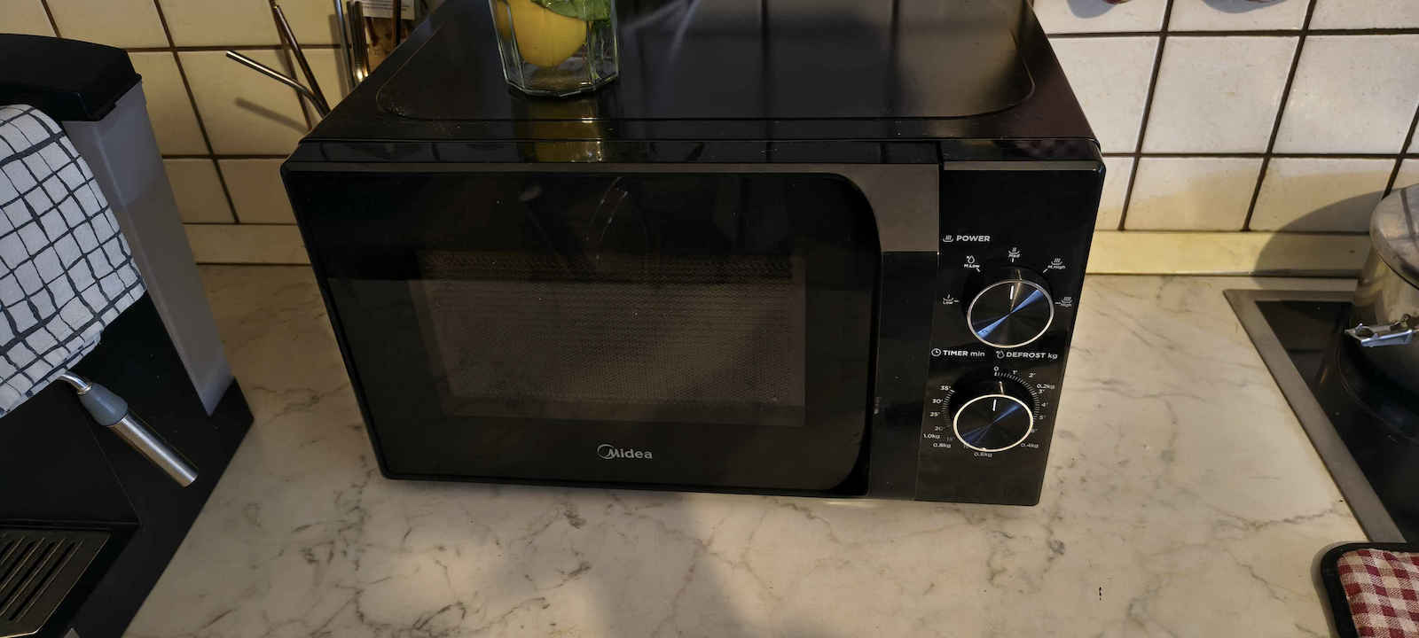 Midea Microwave Oven 20lt White