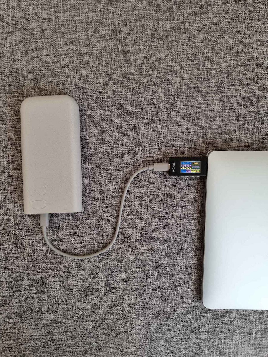 Samsung P4520 Power Bank 20000mAh 45W с 3 USB-C порта Power Delivery Бежов