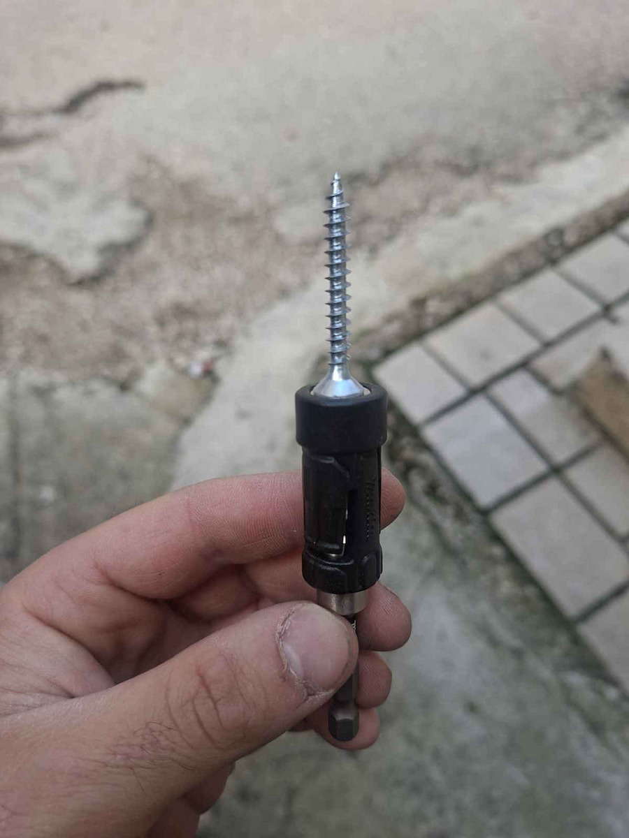 Makita Adapter Pneumatic with Socket HEX / 1/4'' and Output 1/4''