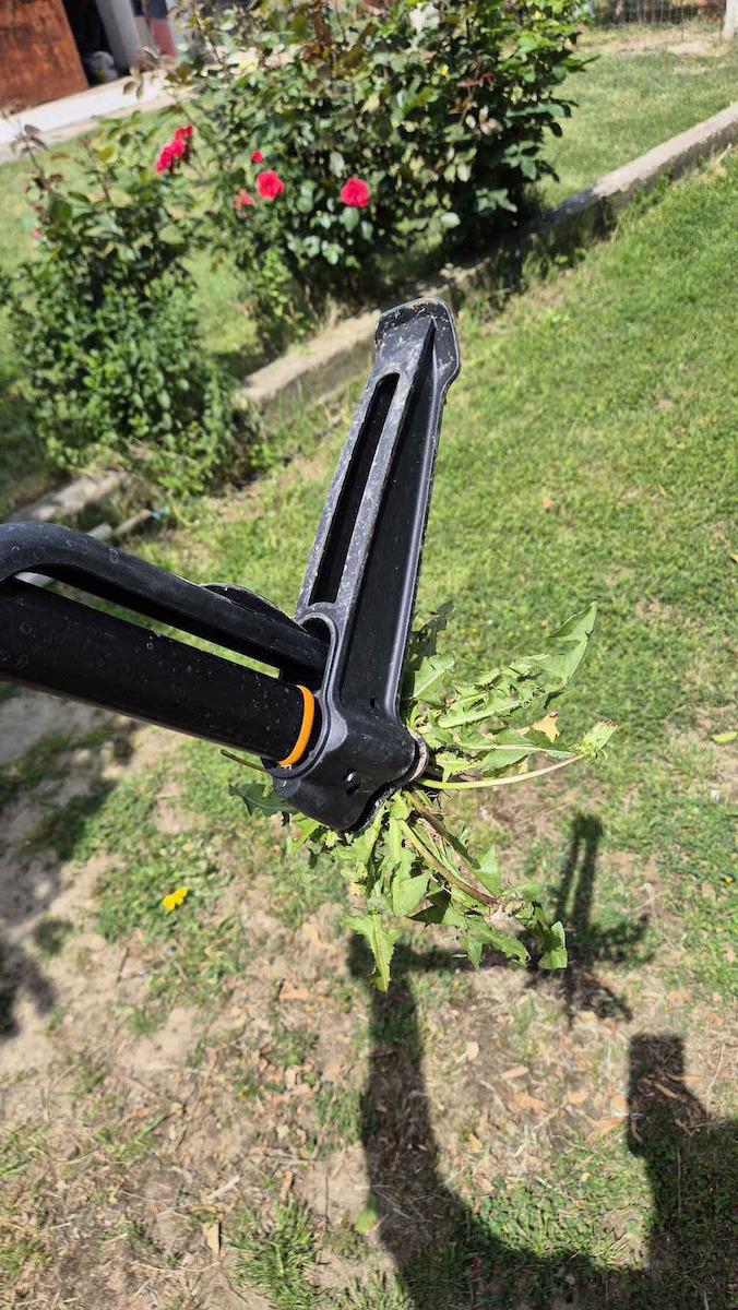 Fiskars Xact Weed Puller Грубер с дръжка 100см