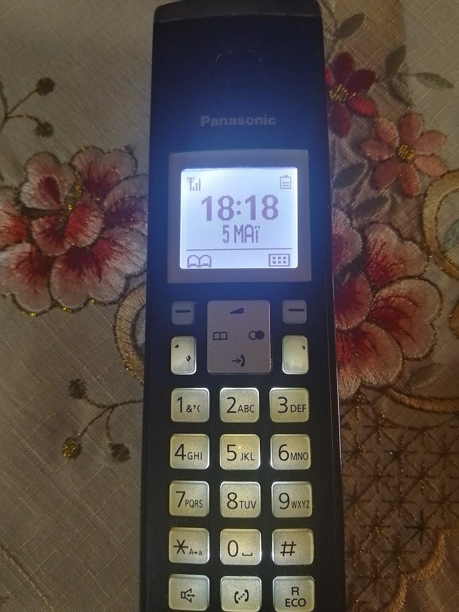 Panasonic KX-TGK210 Ασύρματο Τηλέφωνο με Ελληνικό Μενού Μαύρο
