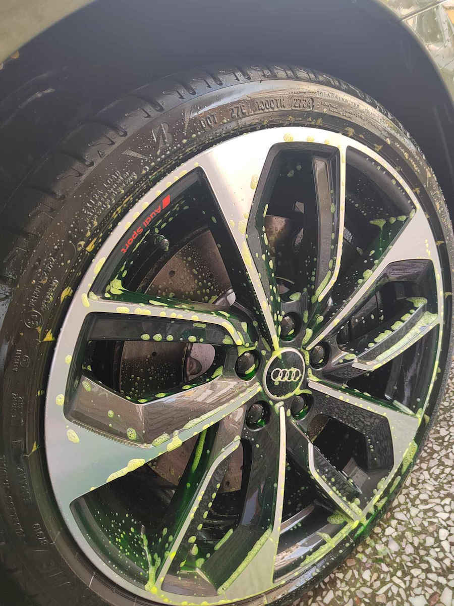 K2 Neorim Spray Curățare pentru Jante și Elastici Auto 700ml