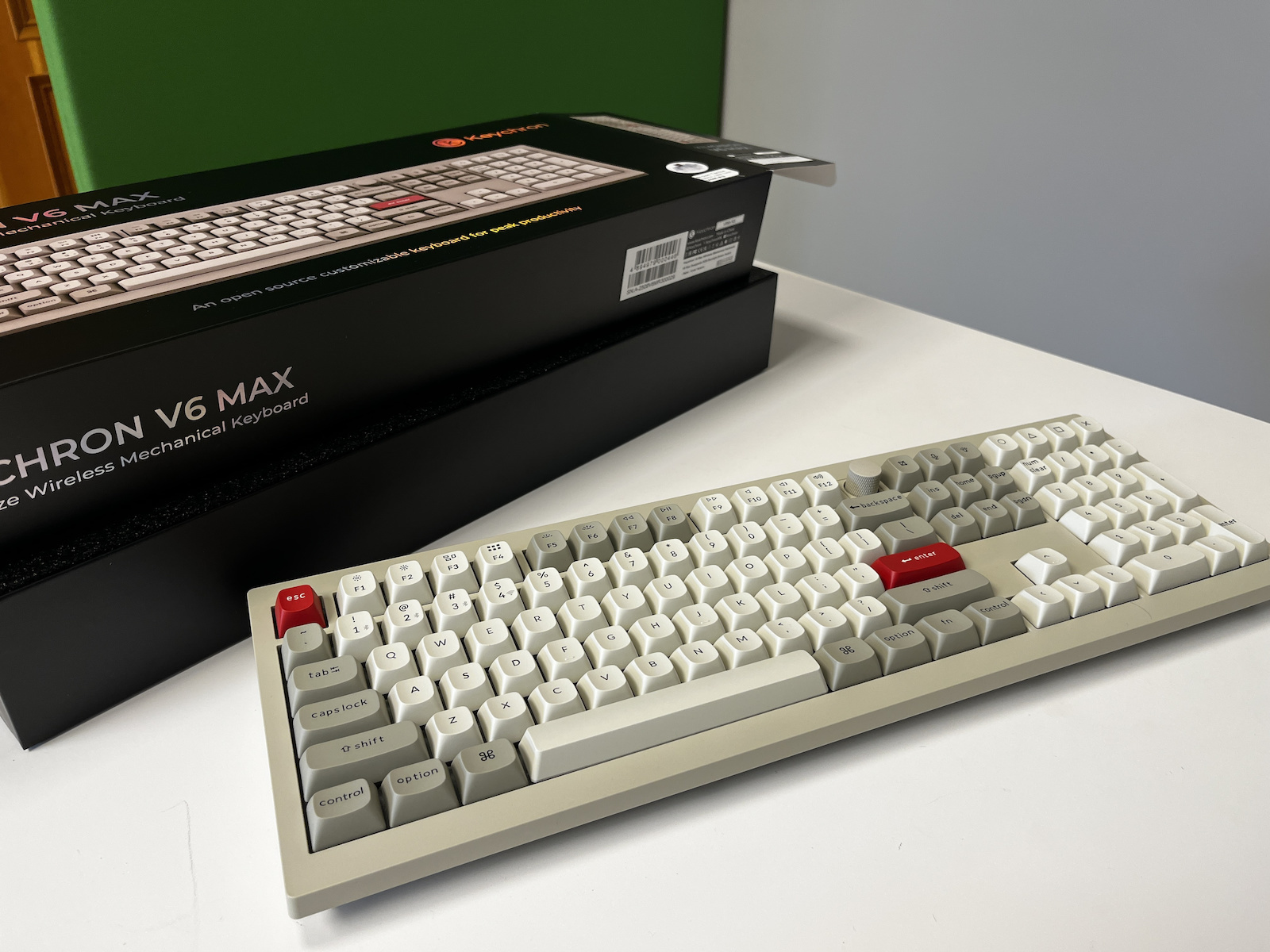 Keychron V6 Max Retro V6M-R3 Gaming Mechanical Keyboard with Custom Brown switches and RGB lighting (English US) Gray