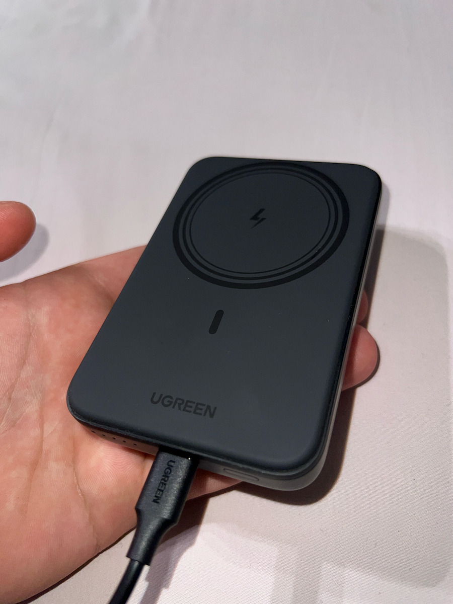 Ugreen PB561 MagSafe Power Bank 10000mAh 20W με Θύρα USB-C Μαύρο