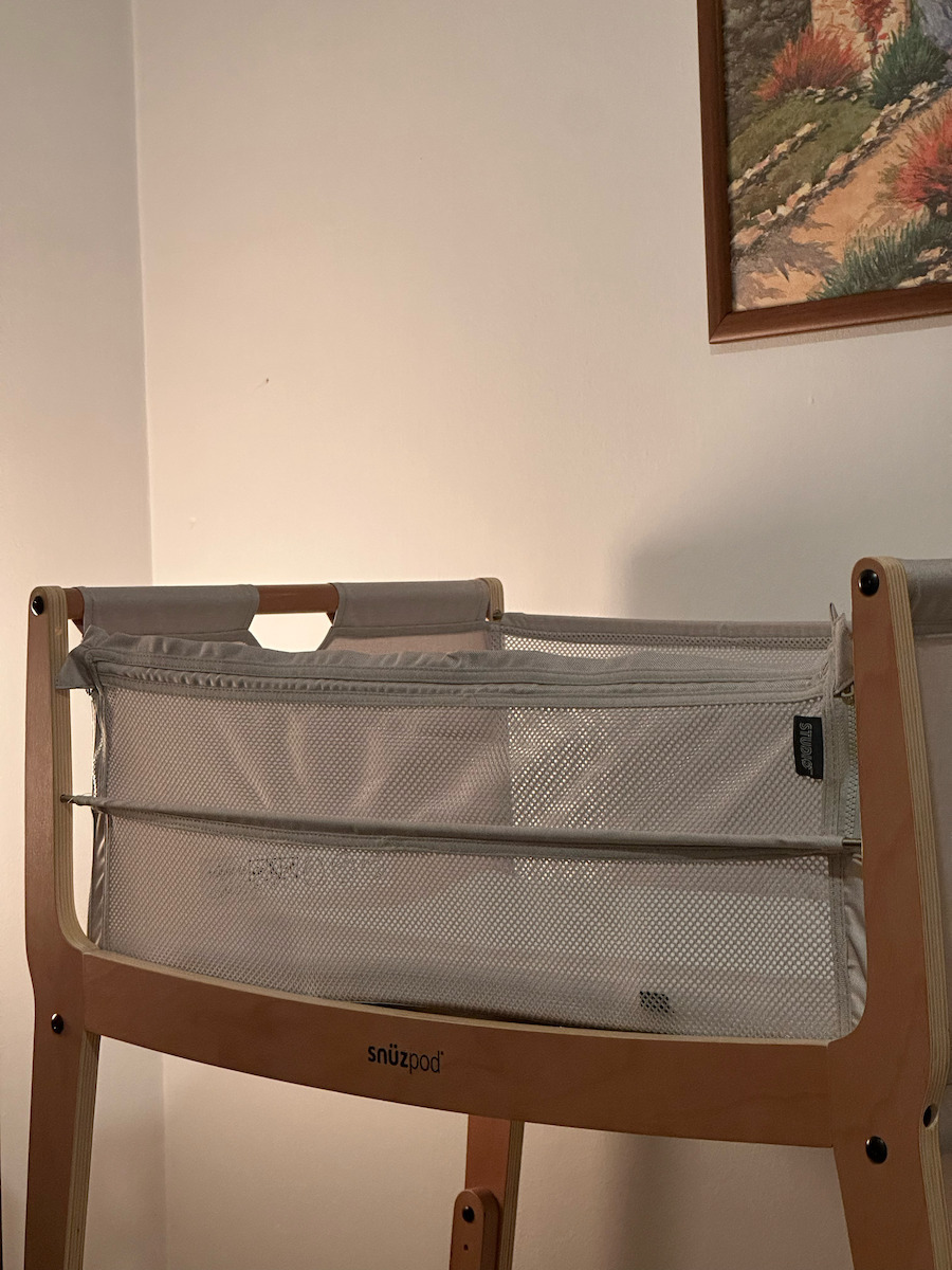 Snuz Cradle with Mattress and Side Opening Natural