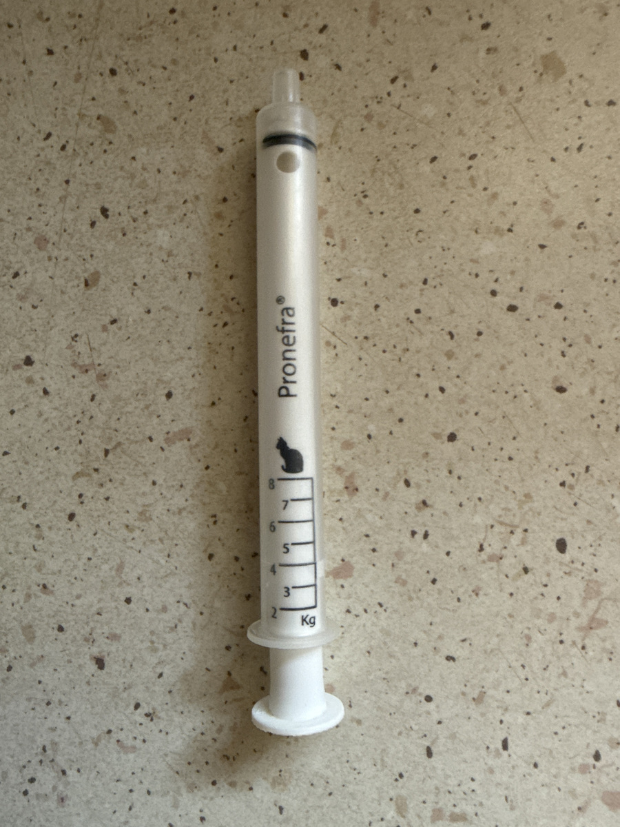Virbac Pronefra Συμπλήρωμα Διατροφής Σκύλου και Γάτας 180ml για Ουροποιητικό/ Νεφρά