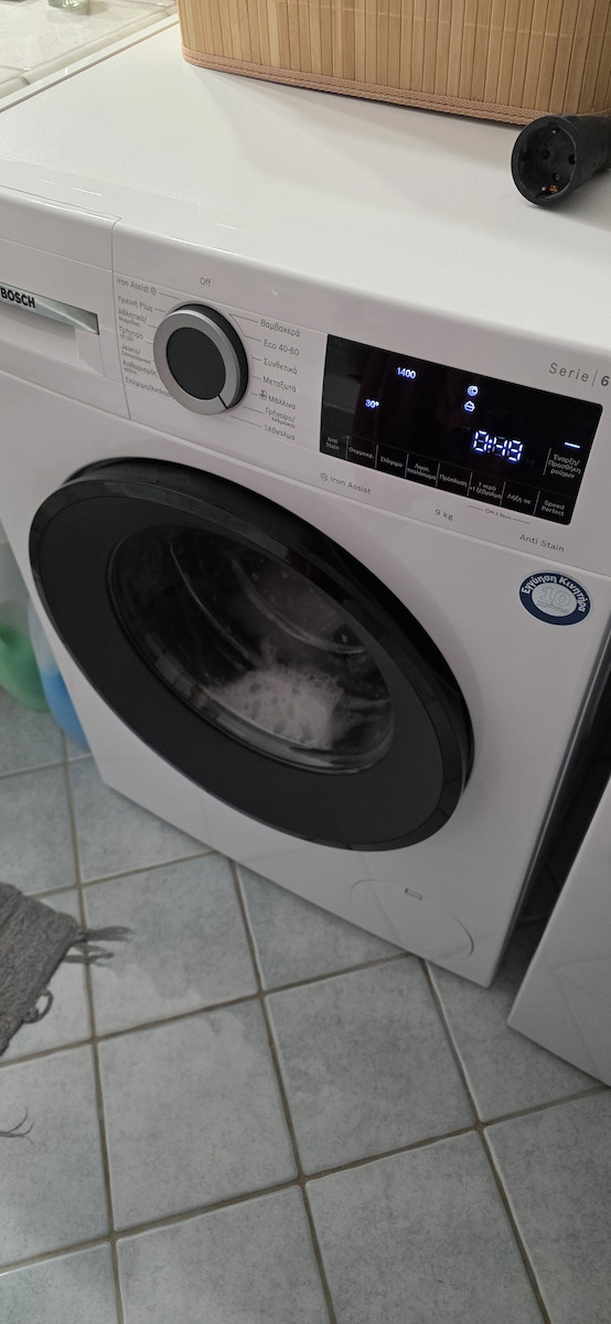 Bosch Πλυντήριο Ρούχων 9kg με Τεχνολογία Ατμού 1400 Στροφών AntiStain WGG244ZHGR