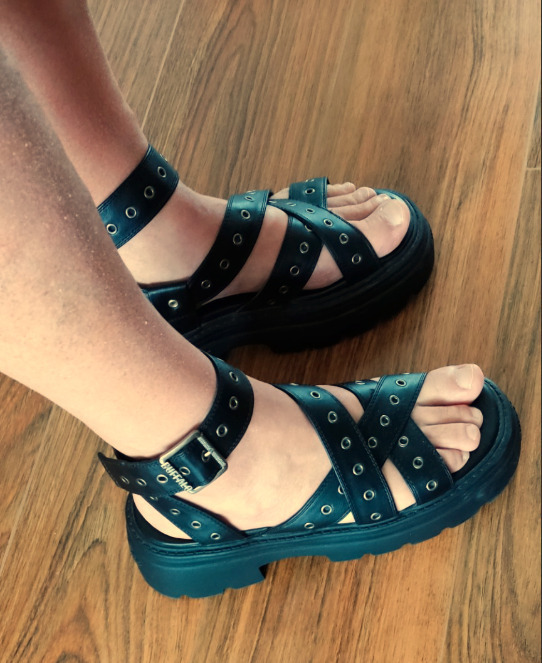 Damen Flache Sandalen Schwarz