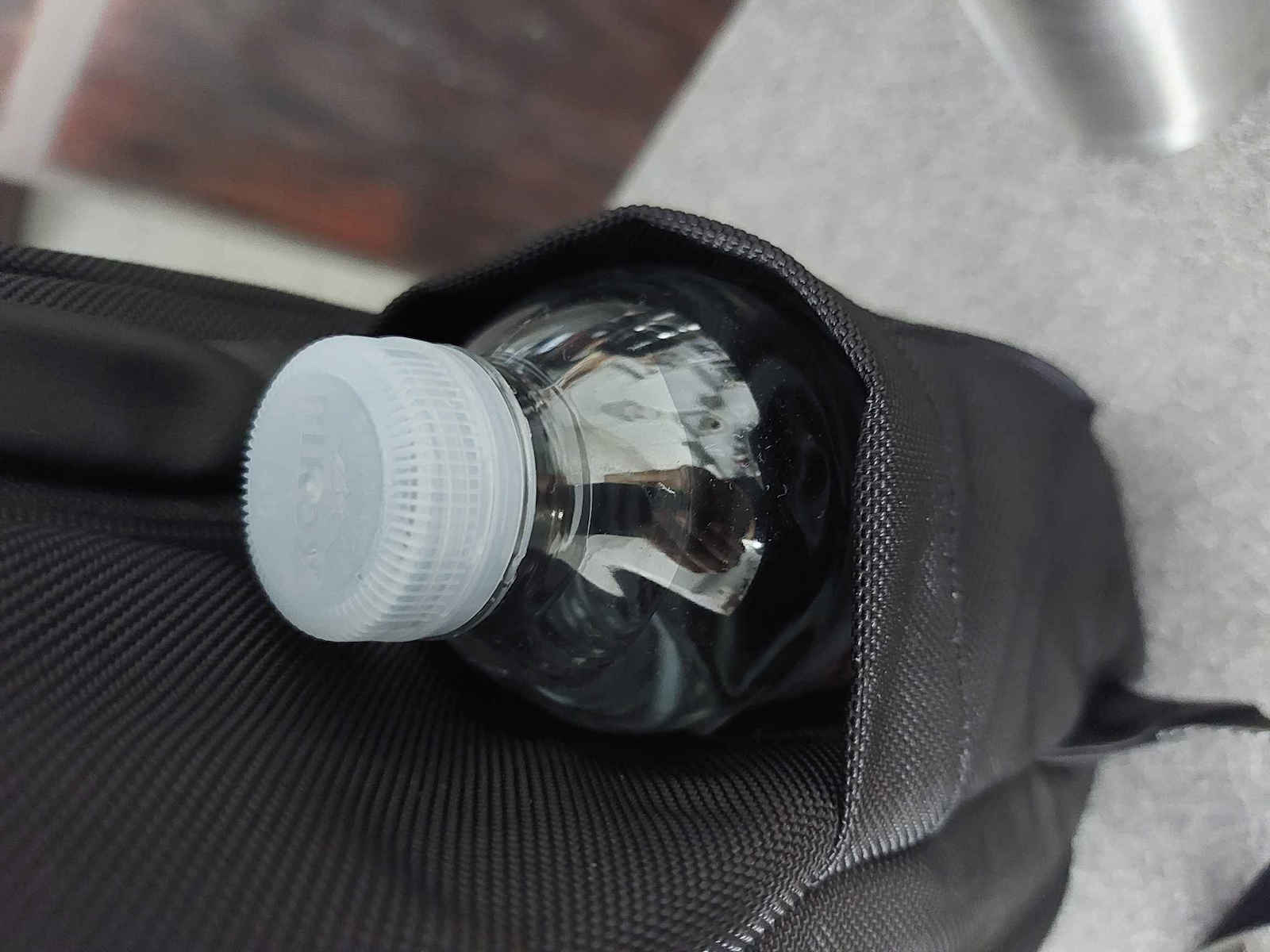 Arctic Hunter B00478 Wasserdicht Tasche Rucksack für Laptop 15.6" in Schwarz Farbe
