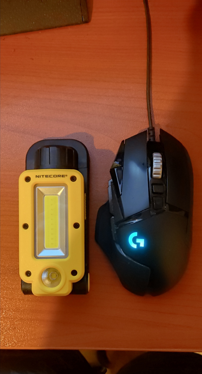 NiteCore Battery Workshop Light LED IPX5 with Brightness up to 600lm NWL20