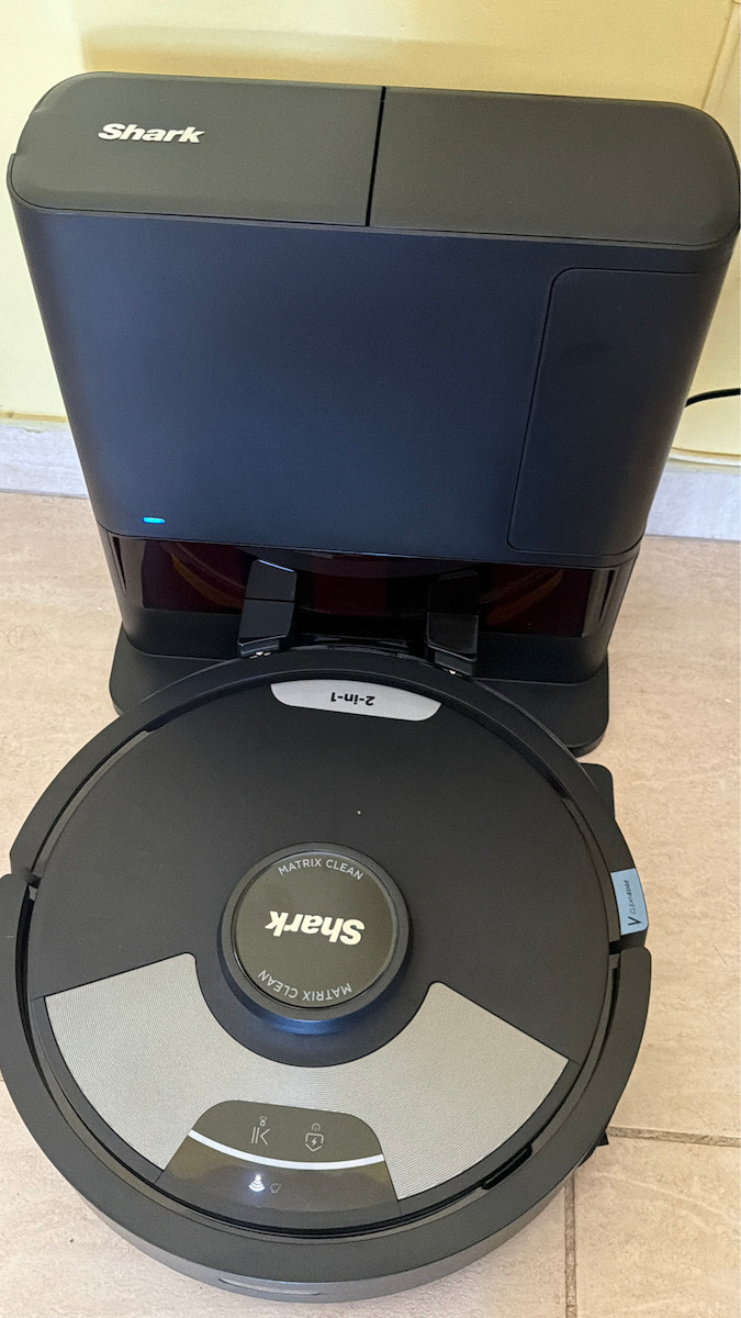 Shark Matrix Plus + Automatic Emptying System Robot Vacuum Cleaner with Laser Mapping Black