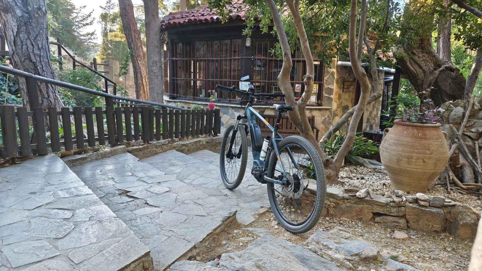 Ideal Hillmaster E609 29" 2024 Albastru deschis Electric Bicicletă Mountain