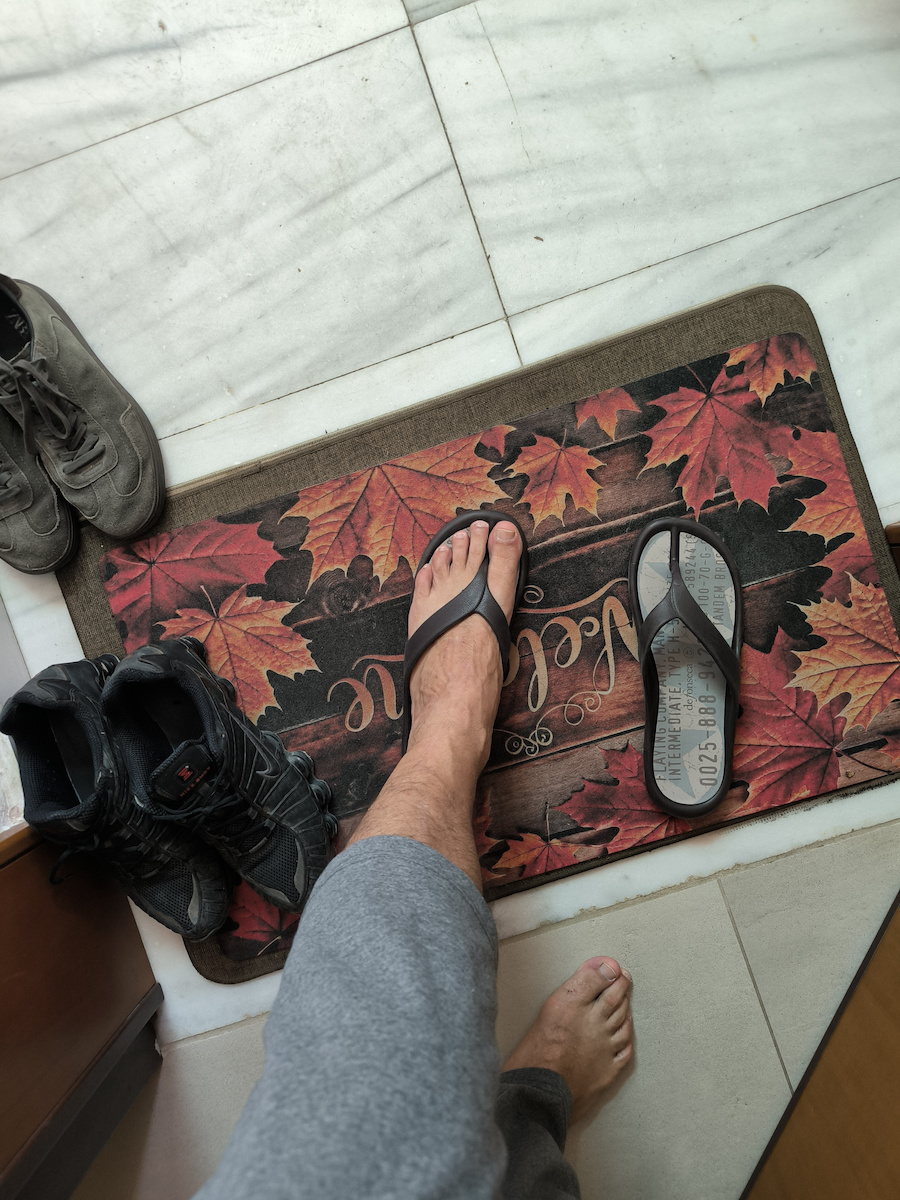 Capri Slapi Bărbați Flip Flops Maro