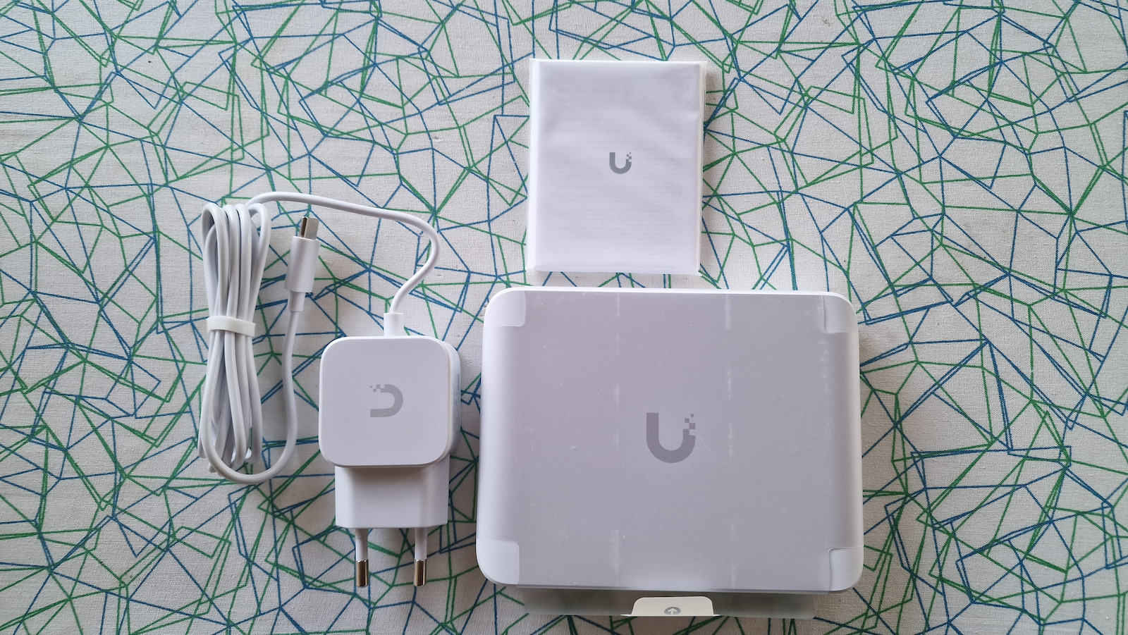 Ubiquiti Flex Mini 2.5G Управление на L2 PoE+ Switch с 4 Портове Ethernet