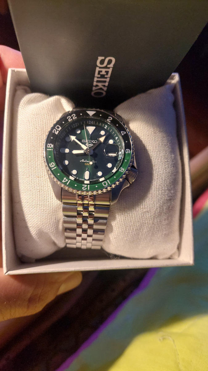 Seiko 5 Sports Ανδρικό Ρολόι 42.5mm Αυτόματο με Ασημί Μεταλλικό Μπρασελέ