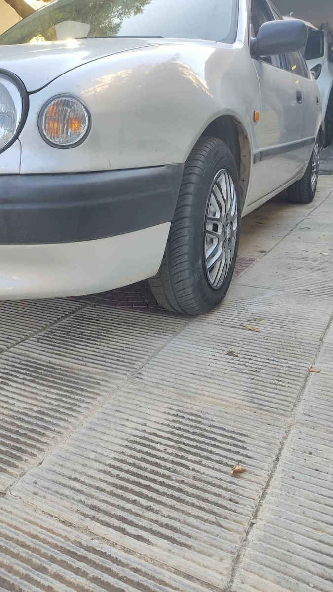 Тасии Трохове Автомобилни Versaco Dakar Черно Сребристо Болтове Черни 14" Знак 3d Метален Toyota 4 Броя