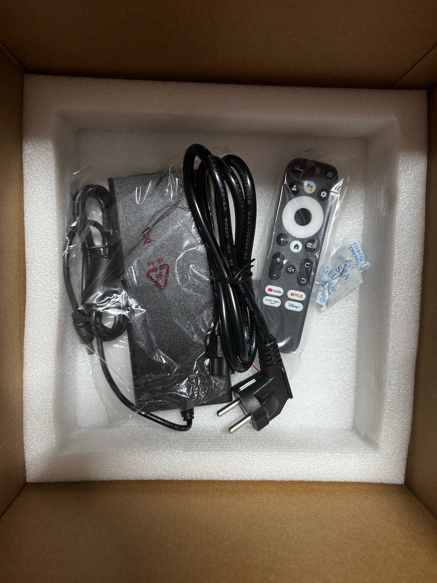 Mozart 1 Pro 2025 Projector LCD Full HD LED Lamp with Wi-Fi Built-in Speakers and MEMC
