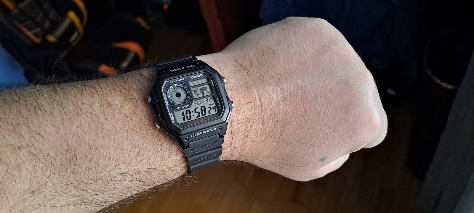 Casio Collection Ψηφιακό Ανδρικό Ρολόι 45mm Χρονογράφος Μπαταρίας με Μαύρο Καουτσούκ Λουράκι