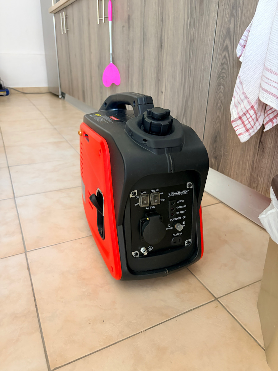 Kumatsugen GB1100 Тиха Генератор Куфар Inverter Бензин (четиритактов) Четиритактов с Максимална Мощност 1.4kVA