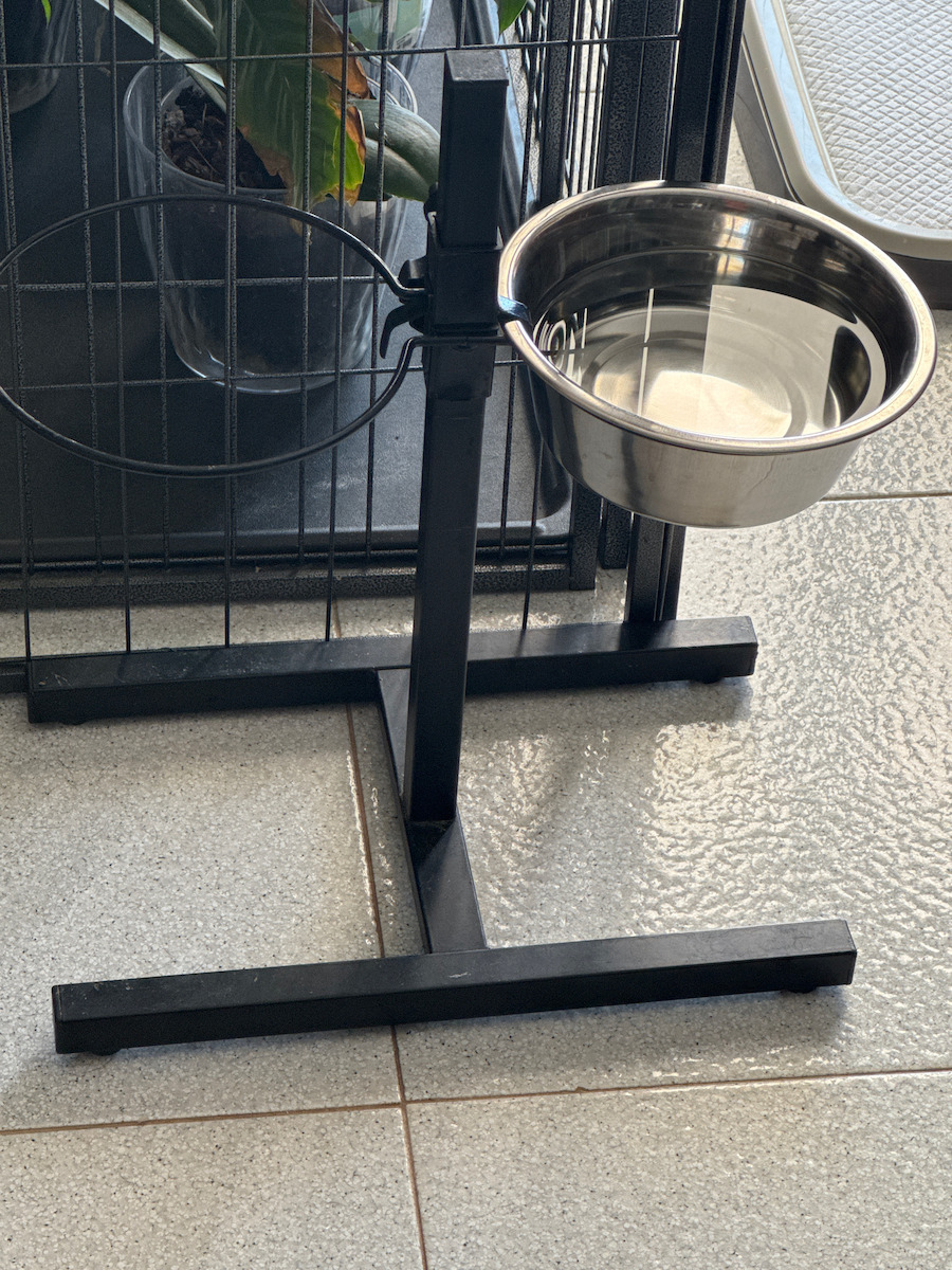 Pet Camelot Неръждаем Купа Храна & Вода за Куче & Котка с Основа 2x 1.5lt 43см в Сребрист Цвят 6085