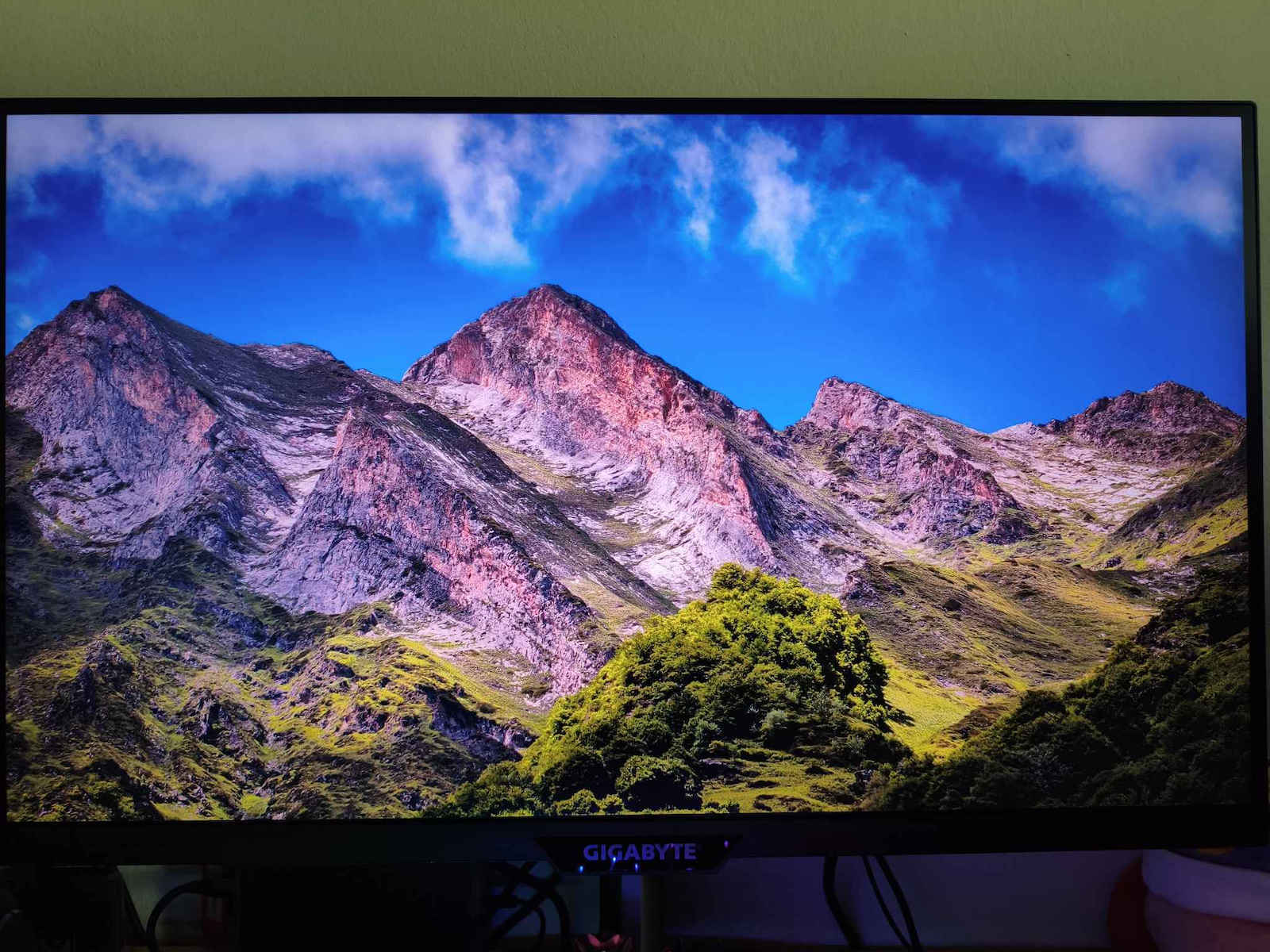 Gigabyte M27Q2 IPS HDR Монитор 27" QHD 2560x1440 200Hz с Време за Реакция 1мс GTG
