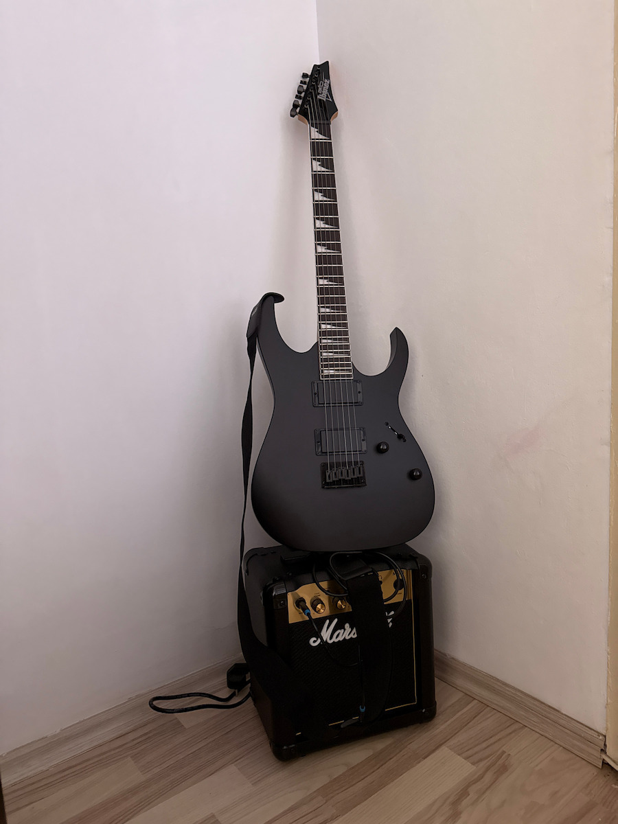 Ibanez GRG121DX Ηλεκτρική Κιθάρα ST Style με HH Διάταξη Μαγνητών Black Flat