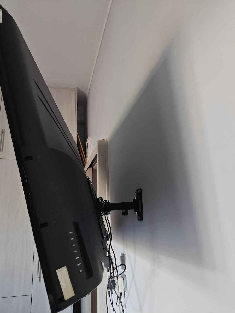 Powertech PT-1128 Стойка за телевизор Стенен с рамо до 43" и 30кг Черен