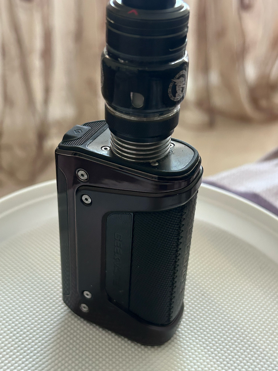 Geekvape Aegis Legend 5 5.5ml Kit Racing Gold