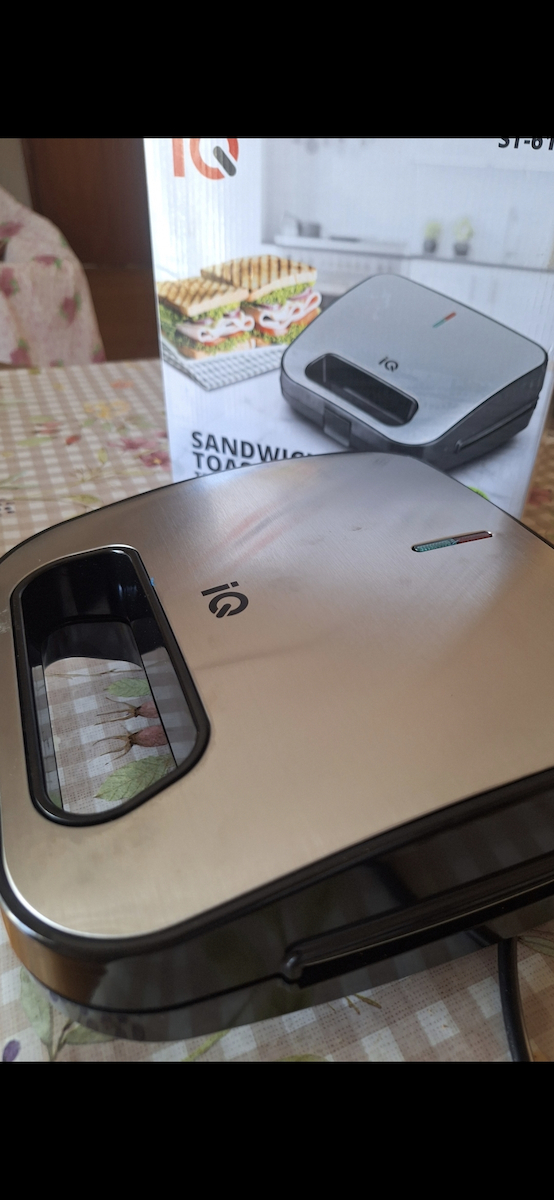 IQ Sandwich Maker with Removable Plates for 2 Sandwiches 750W Inox