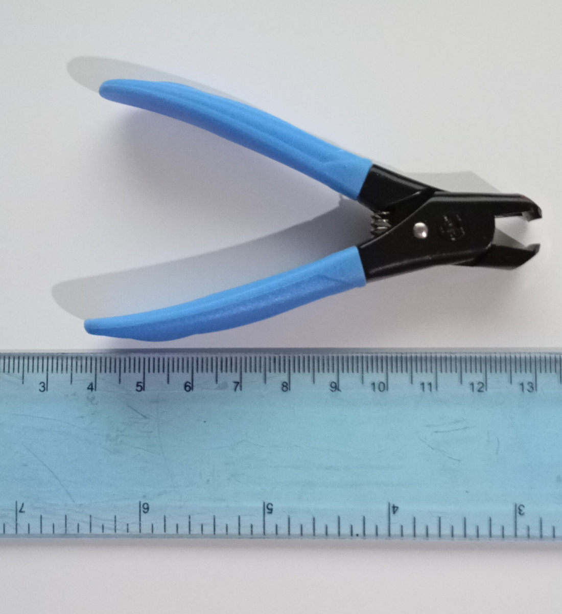 Nagelknipser Edelstahl Blau