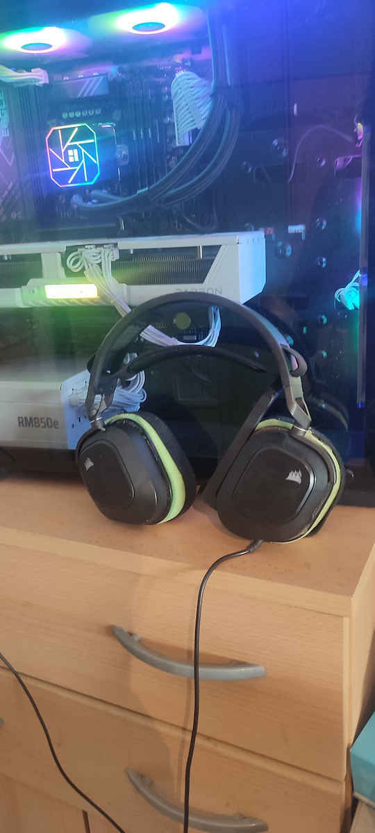 Corsair HS80 RGB Over Ear Gaming Headset με σύνδεση USB Γκρι for PC