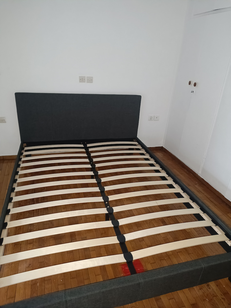 Flat Κρεβάτι Διπλό Επενδυμένο με Ύφασμα Ανθρακί με Τάβλες για Στρώμα 150x200cm