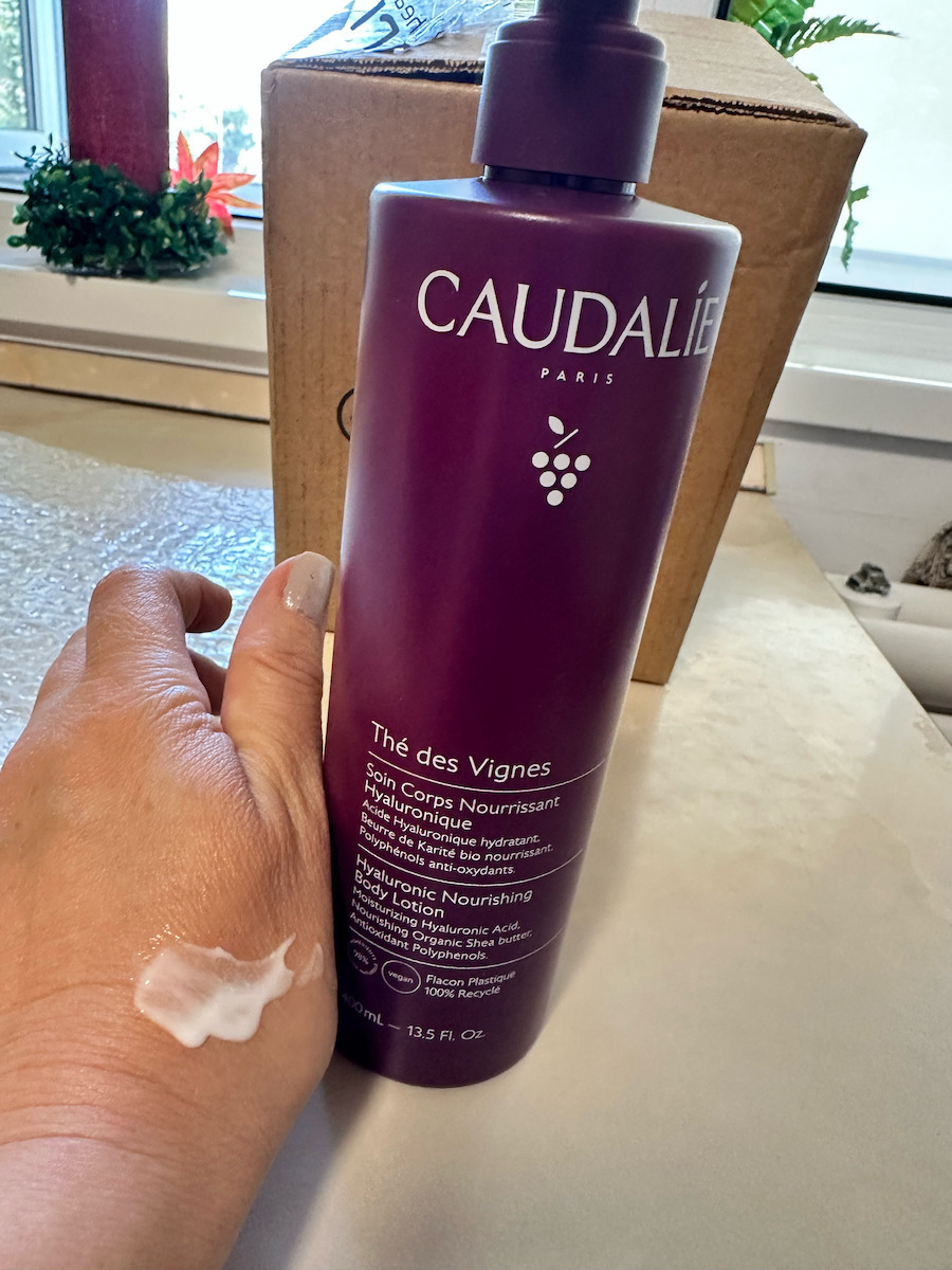 Caudalie The Des Vignes Feuchtigkeitsspendende Körperlotion mit Sheabutter für Normale bis Trockene Haut 400 ml