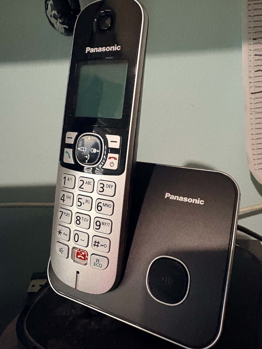 Panasonic KX-TG6851 Безжичен Телефон с Българско Меню Metallic Grey