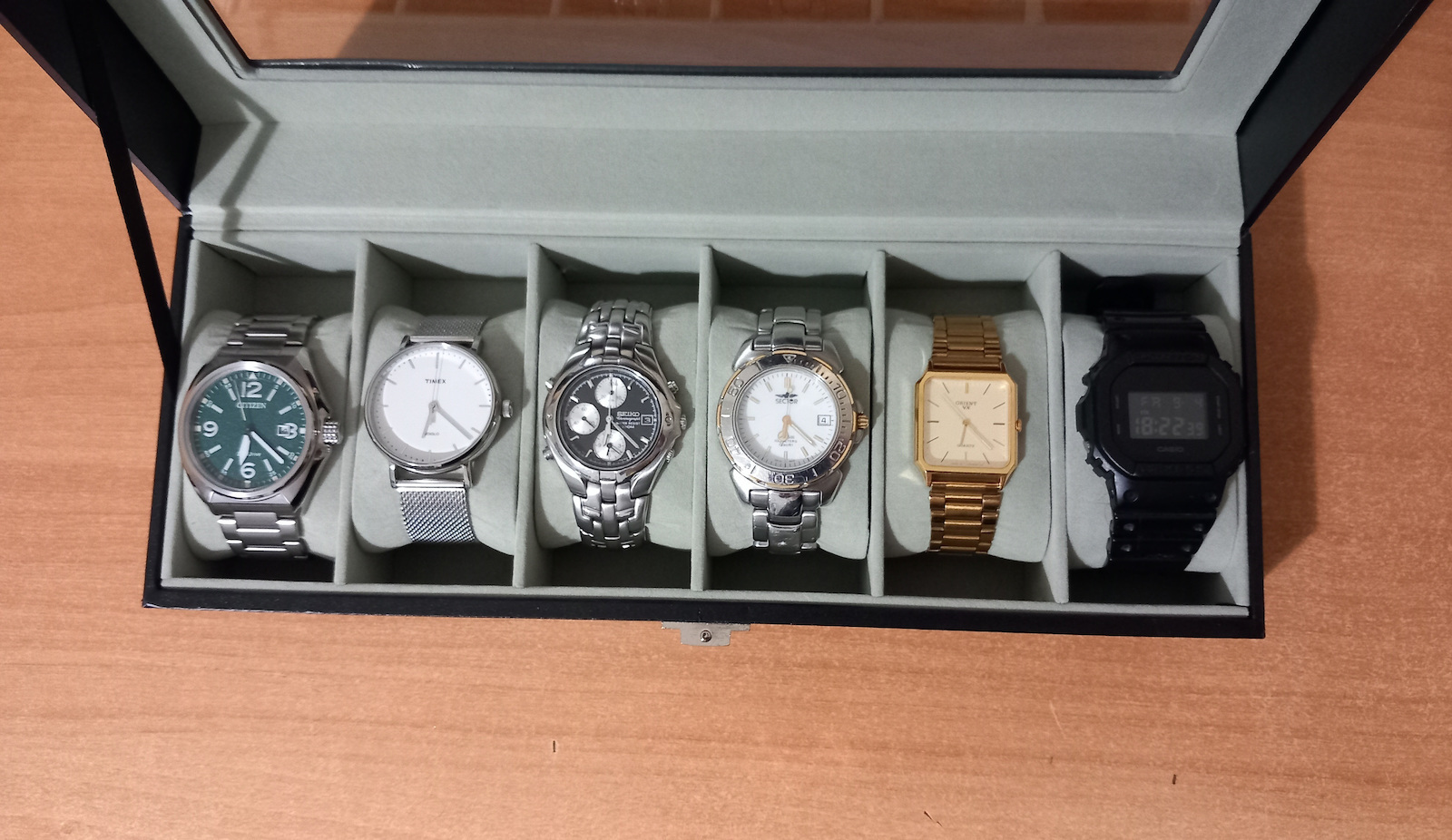 Songmics Wooden Case with transparent lid for 6 watches in Black color JWB06BK