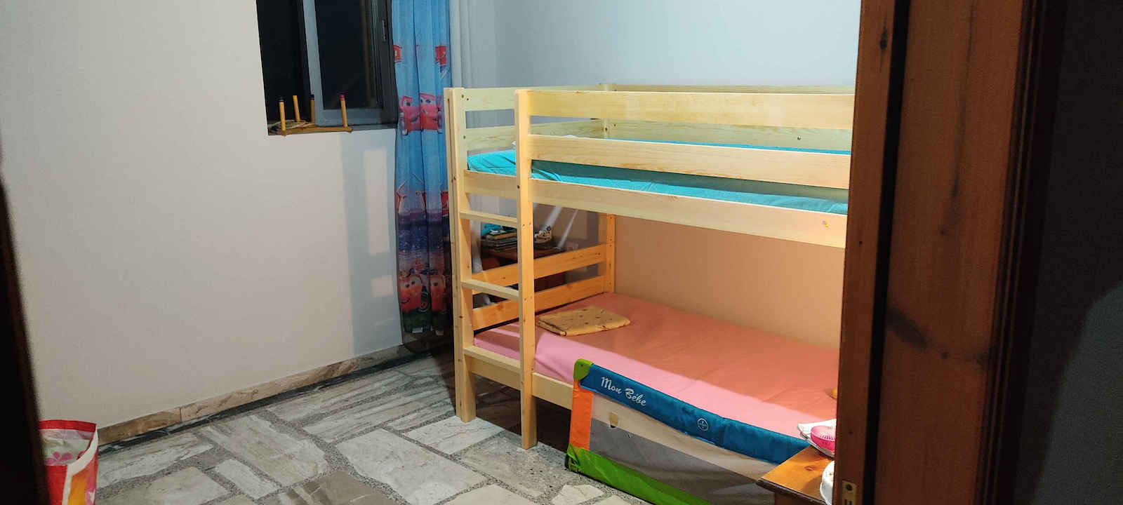 Benedict Kinderbett Koje Einzeln Beige für Matratze 90x200cm