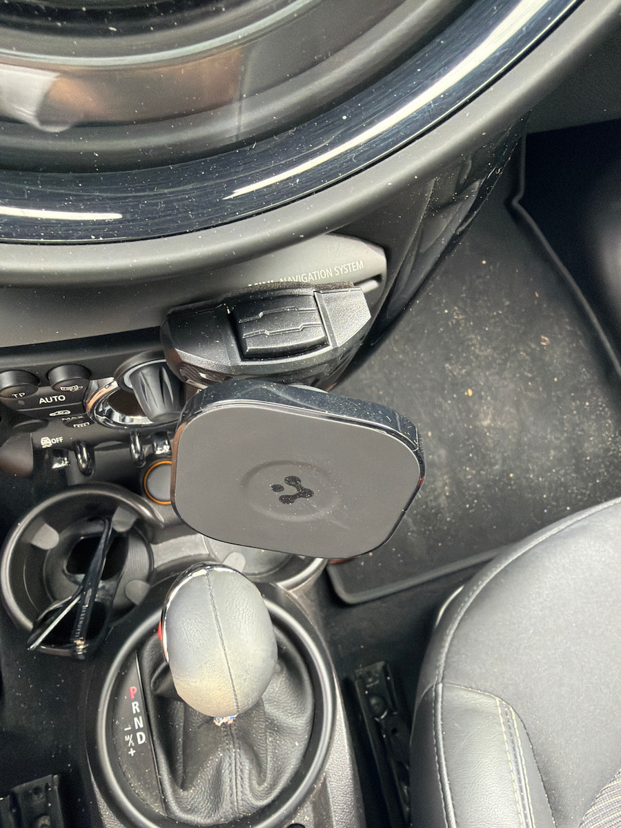 Spigen ITS12 Magnetische Magsafe Lüftung Handyhalterung mit Magnet MagSafe Schwarze