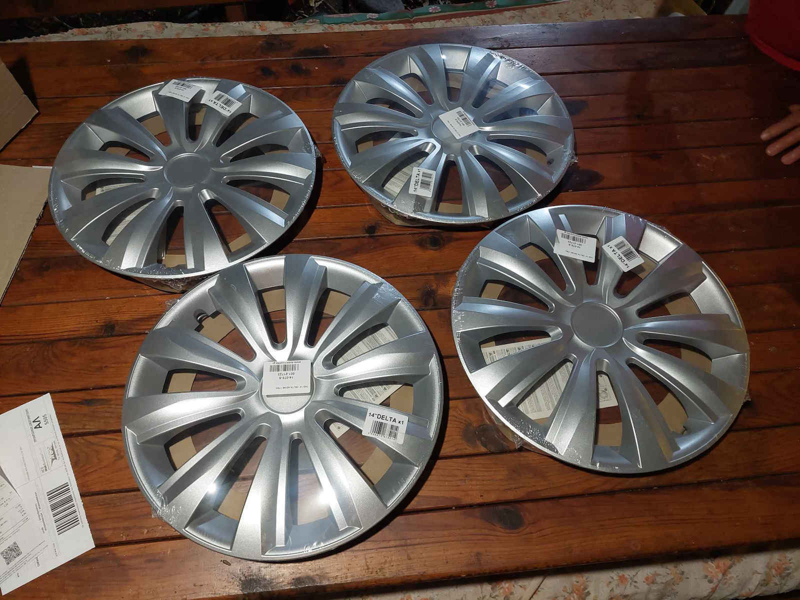 Jestic Car Hubcap Set Delta 14" 1pc Silver 14-075
