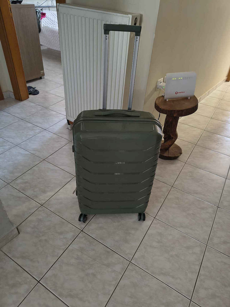 Ormi Valiză de Călătorie de Cabină Dura Neagră cu 4 Roți Înălțime 55cm