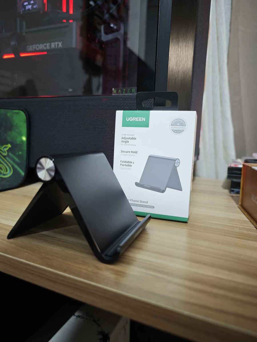 Ugreen Multi-Angle LP106 Desk Stand for Mobile in Black color