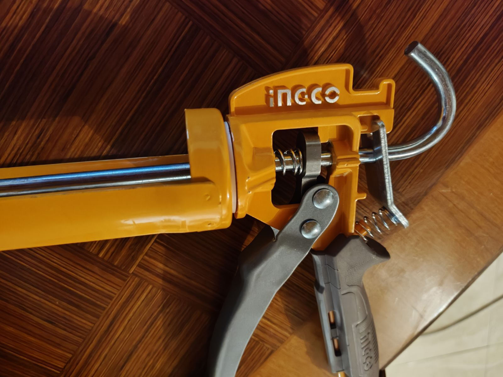 Ingco HCG1709 Пистолет за Силикон Отворен гръб 235мм