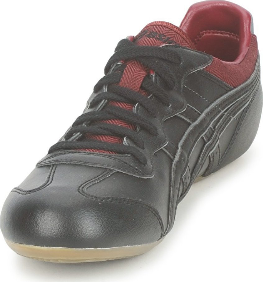 asics whizzer