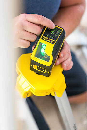Stanley FatMax Αυτορυθμιζόμενο Γραμμικό Αλφάδι Laser Πράσινης Δέσμης με Εύρος Εργασίας 20m