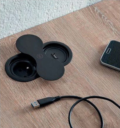 SFL BP8U-2B Einzeln Gemauerte Steckdose mit 1 USB-Anschluss mit Deckel in Schwarz