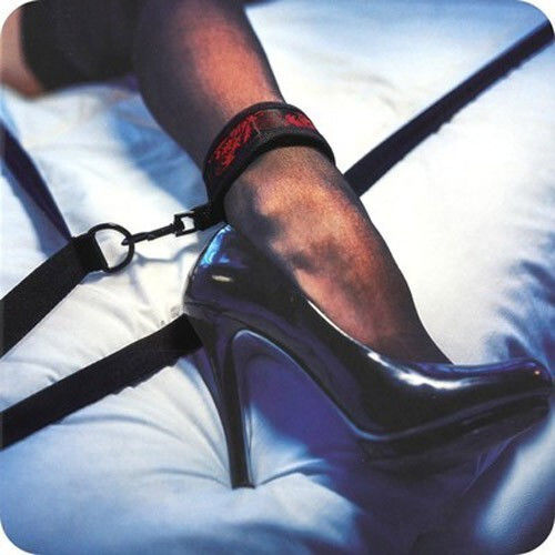 Calexotics Scandal Over Bed Cross Σετ για Δέσιμο στο Κρεβάτι σε Μαύρο Χρώμα
