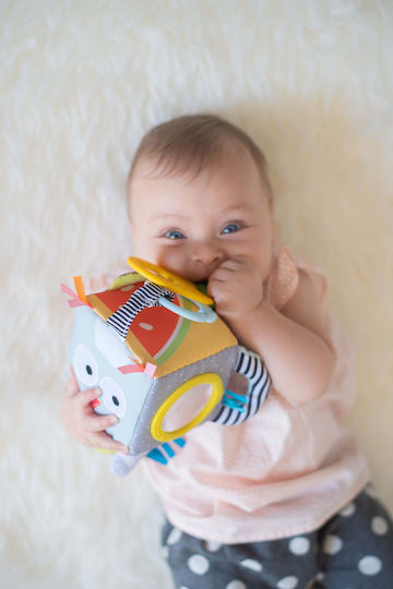 Taf Toys Anhänger Spielzeug für Auto mit Beißring und Spiegel Developmental Cube für 0++ Monate 12185