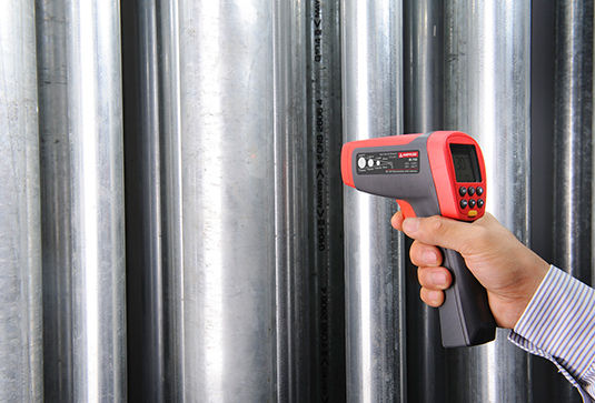Amprobe IR-750 Termometru cu infraroșu pentru temperaturi de la -50°C până la 1550°C cu Raport de Distanță 50:1