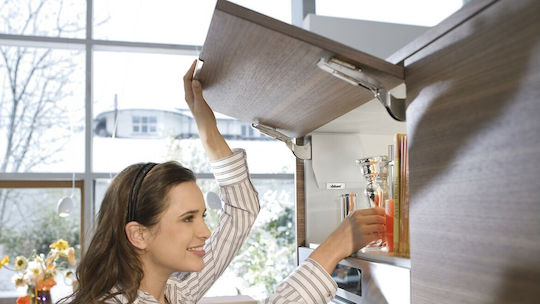 Blum Aventos HK-S Μηχανισμός Κουμπάσο Ντουλαπιού με Φρένο από Μέταλλο
