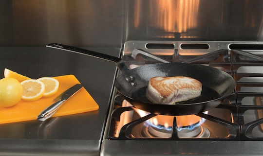 Lodge Pan Made of Carbon Steel 25.4cm